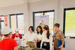 Phường Ô Chợ Dừa kiểm tra an toàn thực phẩm tại trường học
