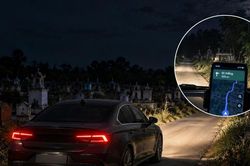 Google Maps dẫn lạc, 4 cậu cháu đi giữa đêm qua 8km toàn mộ
