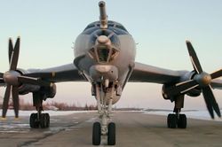 Tu-142: 'Sát thủ săn ngầm khổng lồ Nga' hoạt động như thế nào?