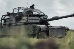 Hơn 20 drone vẫn không hạ được xe tăng Abrams trên chiến trường Ukraine