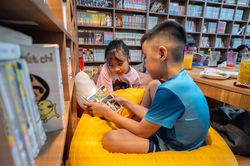 'Trở về tuổi thơ' trong tiệm truyện tranh ở khu tập thể cũ