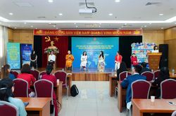 Ngày tôn vinh tiếng Việt (8.9): Những sứ giả chắp cánh tình yêu ngôn ngữ mẹ đẻ ra thế giới