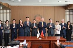 Phó Thủ tướng Hồ Quốc Dũng thăm và làm việc tại Viện Khoa học và Công nghệ Hàn Quốc