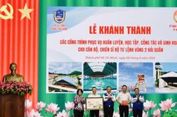 Trao tặng nhiều công trình nghĩa tình cho Vùng 2 Hải quân