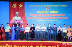 Tuổi trẻ Trung đoàn Không quân 921 tích cực tham gia phổ biến, giáo dục pháp luật