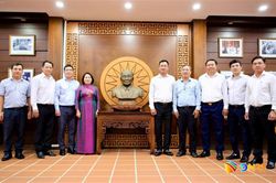 Bí thư Thành ủy Đà Nẵng Lê Ngọc Quang dâng hương tưởng niệm Chủ tịch Hội đồng Nhà nước Võ Chí Công