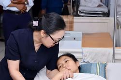 Bộ trưởng Bộ GD-ĐT tặng Bằng khen cô giáo cứu học sinh bị xe tải cán