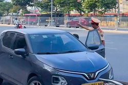 CSGT Hà Nội xử lý hơn 600 trường hợp dừng, đỗ sai quy định dịp cuối tuần