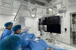 Đang khỏe mạnh động mạch vành tắc, người đàn ông ngừng tim suốt 35 phút