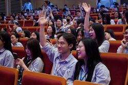 Từ mô hình dạy tiếng Anh sang sử dụng tiếng Anh