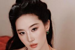 Hồ Ngọc Hà xuất hiện bên Lưu Diệc Phi