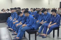 Phạt tù 18 đối tượng rủ nhau ra đường 'tìm ai gây sự thì đánh'