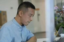 'Thiên tài Toán học' từng từ chối học bổng MIT, nay livestream kiếm sống