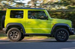 Suzuki Jimny giá đắt, nhiều điểm yếu nhưng vẫn khiến người mê off-road săn đón