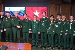 Hoan nghênh lãnh đạo Bộ Quốc phòng Nga dự Triển lãm Quốc phòng Việt Nam
