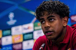 Lamine Yamal đáp trả Mbappe về 'vận động' Quả bóng vàng