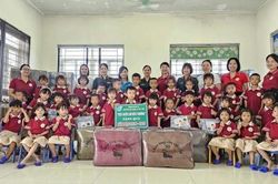 Tiếp bước em đến trường