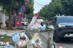 Phú Thọ: Người dân chặn đường vào khu tập kết, rác thải đô thị ùn ứ