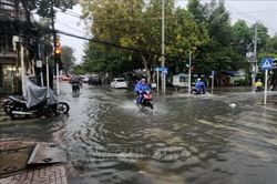 Thời tiết ngày 8/9: Trung Bộ, Nam Bộ mưa dông, đề phòng lũ quét và sạt lở đất