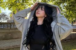 Karina (aespa) khoe khéo vòng eo thon gọn