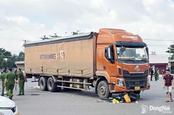 Va chạm giữa xe ô tô với xe máy khiến 4 người thương vong