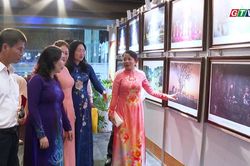 Di sản Việt Nam qua ảnh và tem bưu chính