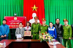 Công an phường Lang Biang - Đà Lạt ra mắt mô hình 'Con nuôi Công an phường'