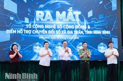 Ra mắt Tổ Công nghệ số cộng đồng và Điểm hỗ trợ chuyển đổi số xã Gia Trấn