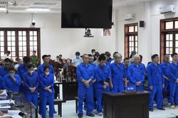 Xét xử 42 bị cáo trong vụ 'bán' bệnh án tâm thần
