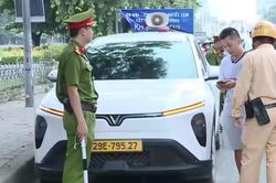 Xử lý hơn 600 trường hợp dừng, đỗ sai quy định
