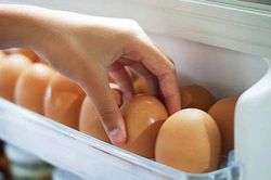 Lời khuyên cho các gia đình hay để trứng trong tủ lạnh: Đây mới là cách bảo quản trứng tốt nhất