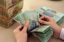 Thu ngân sách từ xuất nhập khẩu đạt hơn 352.700 tỷ đồng, tăng 17,4%