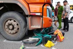 Đồng Nai: Xe tải va chạm xe máy, 3 người tử vong tại chỗ, 1 người bị thương