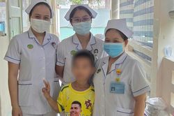 Bệnh nhi 7 tuổi mắc viêm não sau nhiều ngày sốt cao