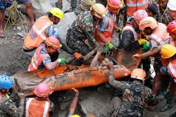 Cách 2 người sống sót kỳ diệu sau 9 ngày kẹt trong đường hầm thuỷ điện ở Nepal