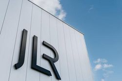 Jaguar Land Rover cắt khoảng 4.000 việc làm trong hai năm