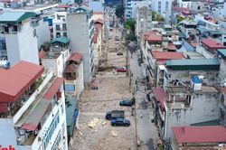 Hà Nội: Cận cảnh ngõ 'đau khổ' 381 Nguyễn Khang sau giải phóng mặt bằng, đường rộng hơn 21m dần lộ diện