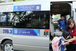 Hà Nội lệnh 'nóng' về an toàn xe đưa đón học sinh, ngăn ngừa rủi ro bỏ quên trẻ trên xe
