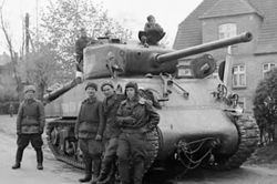 Mỹ đã cấp cho Liên Xô hơn 4.000 xe tăng M4 Sherman như thế nào?