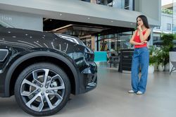 Vì sao người Việt vẫn ngại xuống tiền dù giá xe chạm đáy?