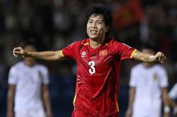 Văn Vĩ chấn thương, nghỉ một tháng