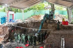 Phát hiện thêm rãnh mộ hài cốt liệt sĩ tại Công viên Lê Thị Riêng