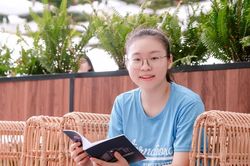 Nữ thủ khoa theo đuổi Công nghệ sinh học ở môi trường đại học quốc tế