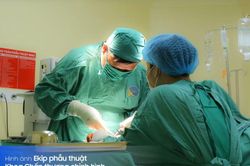 Đập tay vào kính lúc nóng giận, thanh niên 27 tuổi suýt mất bàn tay