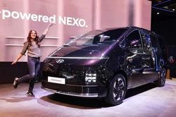 [GALLERY] Hyundai Staria Electric 2027 ra mắt - van điện 9 chỗ, từ 66.800 USD