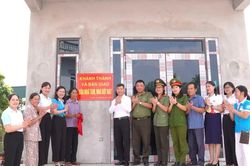 Hưng Yên hỗ trợ hộ nghèo 100 triệu đồng để xây nhà mới