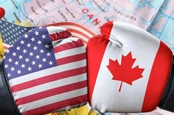 Mỹ cấm nhập nhiều mặt hàng Canada, căng thẳng thương mại leo thang