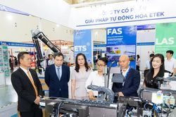 Hơn 2.000 gian hàng công nghệ hội tụ, 500 nhà mua hàng quốc tế đến Hà Nội