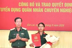 Vợ của thượng sĩ quên mình cứu sống hai người được biên chế vào Quân đoàn 34