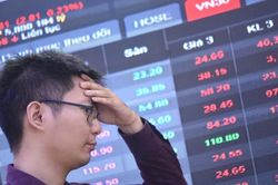 VN-Index tăng 17 điểm rồi quay đầu, nhà đầu tư tiếc vì không kịp chốt lời